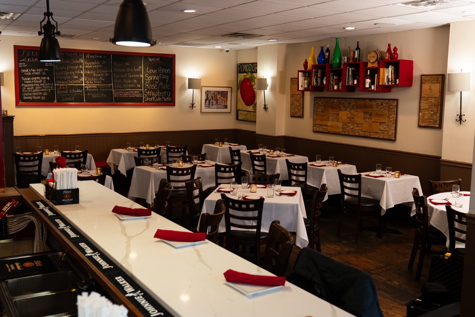 Cafe Red dining room